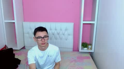 Snapshot of xcoupleplayxx chatting on 26, 4, 2026 xcoupleplayxx online show from 26, 4, 2026
