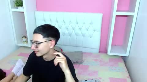 Snapshot of xcoupleplayxx chatting on 29, 4, 2026 xcoupleplayxx online show from 29, 4, 2026