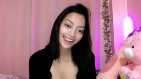 Sachi Cy online show from 10, 2, 2025