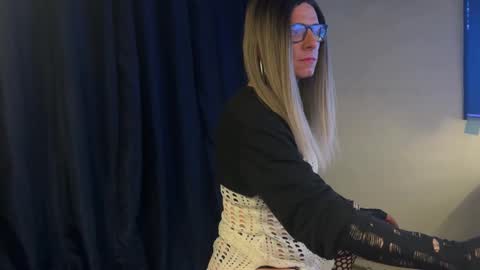 xdresserwithass online show from 21, 11, 2025