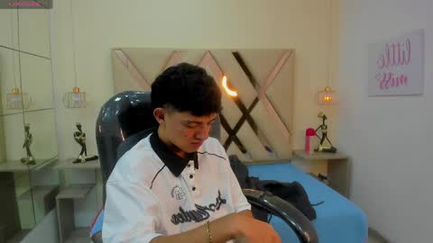xebastwink online show from 12, 5, 2026