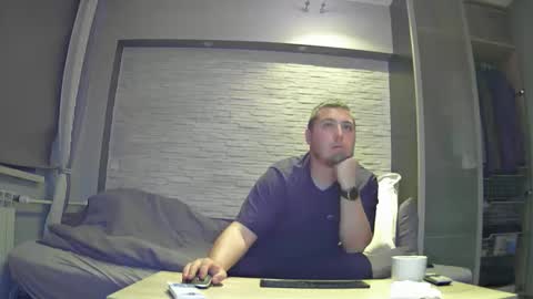 xfikusx44 online show from 11, 4, 2026