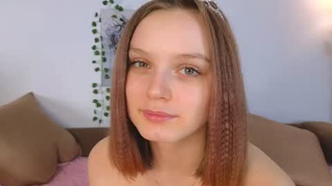 Snapshot of xiaobrunscheen chatting on 25, 6, 2026 Luna and Lina online show from 25, 6, 2026