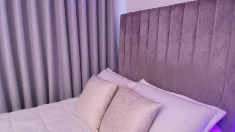 XIMENA LOPEZ online show from 16, 4, 2026