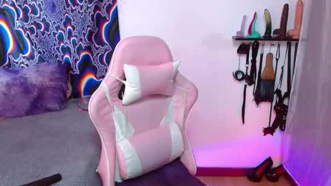 xizette online show from 2, 10, 2025