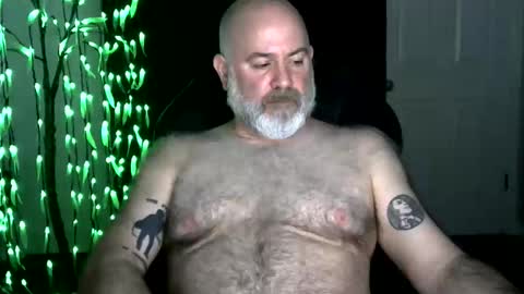 Snapshot of xjohnniex77 chatting on 19, 12, 2025 MrSlowBurn77 online show from 19, 12, 2025