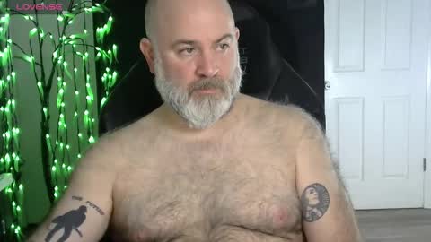 Snapshot of xjohnniex77 chatting on 5, 2, 2026 MrSlowBurn77 online show from 5, 2, 2026