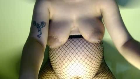 Snapshot of xlilly_ chatting on 8, 7, 2026 Lilly online show from 8, 7, 2026