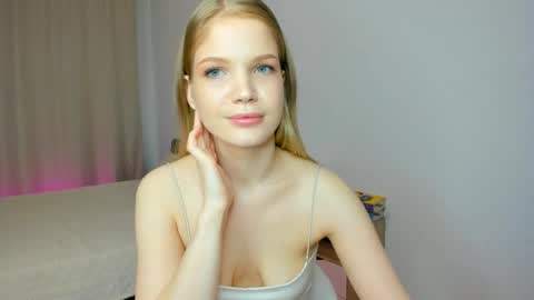 Chloe online show from 21, 4, 2026