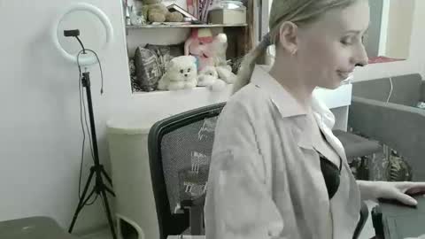 xMilagrosxs online show from 4, 4, 2026