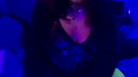 Snapshot of xmoonberries chatting on 15, 10, 2025 Valerie Sphex online show from 15, 10, 2025