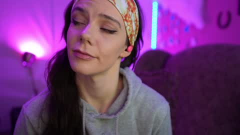 Bella Bondai online show from 17, 1, 2025