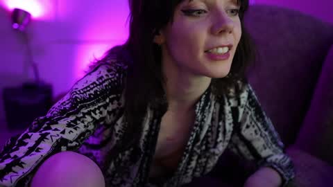 Bella Bondai online show from 28, 1, 2025