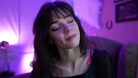 Bella Bondai online show from 2, 2, 2025