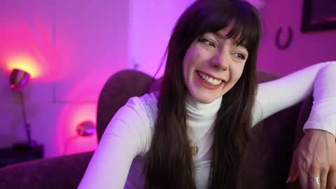 Bella Bondai online show from 18, 2, 2025