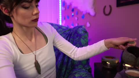 Bella Bondai online show from 8, 3, 2025