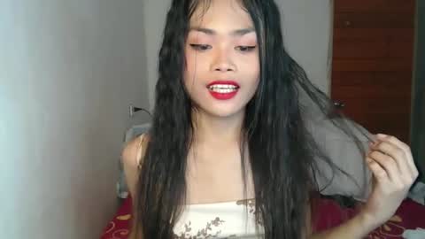 Snapshot of xpinaycreamcockx chatting on 17, 10, 2025 JHANA online show from 17, 10, 2025