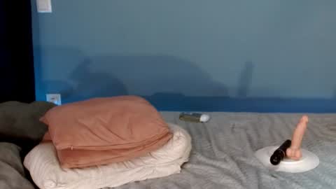 AnnaMaee online show from 20, 12, 2024