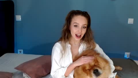 AnnaMaee online show from 9, 1, 2025