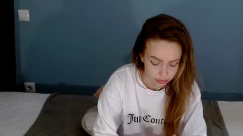 AnnaMaee online show from 12, 1, 2025