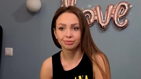 AnnaMaee online show from 16, 2, 2025