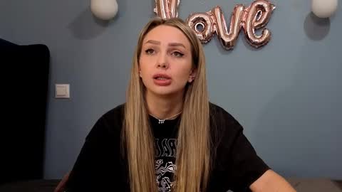 AnnaMaee online show from 25, 2, 2025