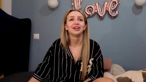 AnnaMaee online show from 3, 3, 2025