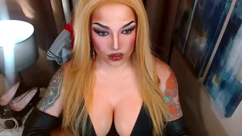 Snapshot of xshadowseductressmitchx chatting on 30, 11, 2025 Cattaleya online show from 30, 11, 2025