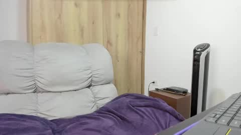 Hellen Sofia instagram hellen5546 online show from 1, 4, 2026