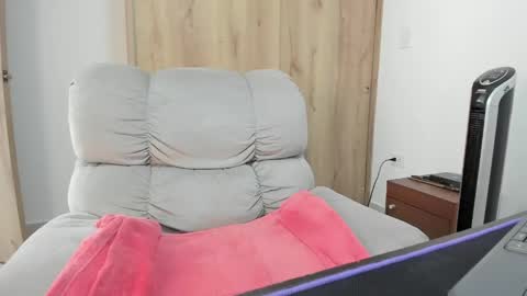 Snapshot of xspecialroomx chatting on 5, 5, 2026 Hellen Sofia instagram hellen5546 online show from 5, 5, 2026