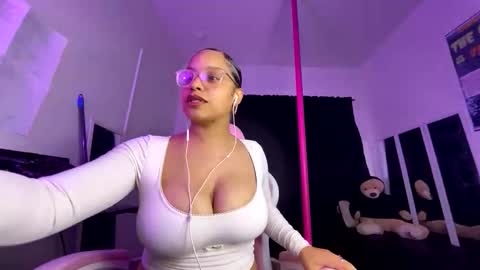 Snapshot of xstargazingx chatting on 23, 4, 2026 xStarGazingx online show from 23, 4, 2026