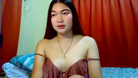 Snapshot of xsweetiemajax chatting on 8, 12, 2024 HI IM PAULINE online show from 8, 12, 2024