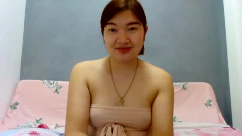 Snapshot of xsweetiemajax chatting on 16, 11, 2025 HI IM PAULINE online show from 16, 11, 2025