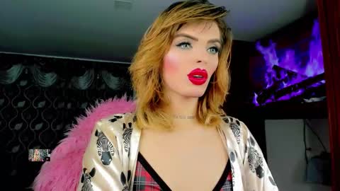 Snapshot of xthesexyboyx chatting on 10, 9, 2025 Femboy Exotic online show from 10, 9, 2025