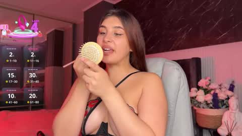 Snapshot of xtrahotx chatting on 26, 9, 2025 Milana online show from 26, 9, 2025