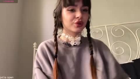 Lily online show from 11, 6, 2026