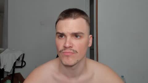 Snapshot of xx_raul_xx_ chatting on 4, 4, 2026 raul online show from 4, 4, 2026