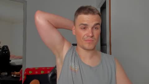 Snapshot of xx_raul_xx_ chatting on 28, 6, 2026 raul online show from 28, 6, 2026
