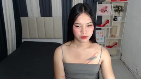 CHLOES ROOM online show from 10, 9, 2025