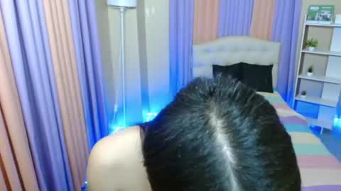 CHLOES ROOM online show from 25, 2, 2026