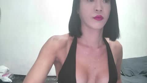 Snapshot of xxglamonatrixx chatting on 17, 6, 2026 Raine online show from 17, 6, 2026