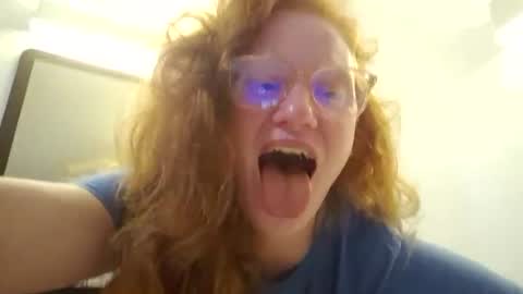 Snapshot of xxmariebliss chatting on 10, 7, 2026 xxmariebliss online show from 10, 7, 2026