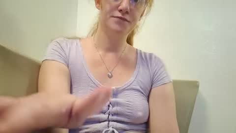 Snapshot of xxmariebliss chatting on 13, 7, 2026 xxmariebliss online show from 13, 7, 2026