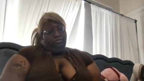 Snapshot of xxmoniquestarrxx chatting on 25, 5, 2026 Thee Baddest BBW online show from 25, 5, 2026