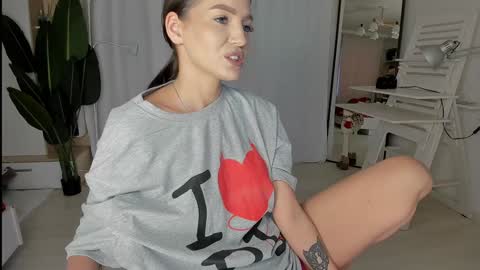 xxx_leila online show from 12, 12, 2024