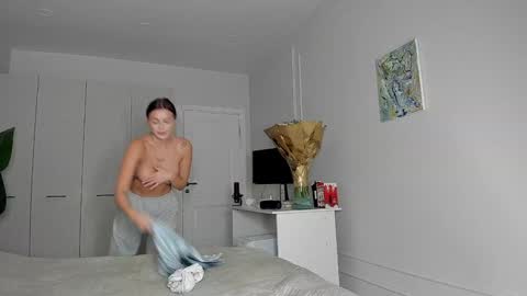 xxx_leila online show from 2, 11, 2025