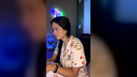Lola online show from 8, 4, 2026