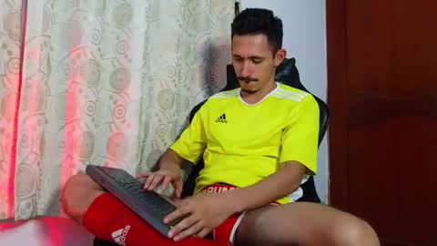 Snapshot of xxxhome_alonexxx chatting on 6, 5, 2026 Kev online show from 6, 5, 2026