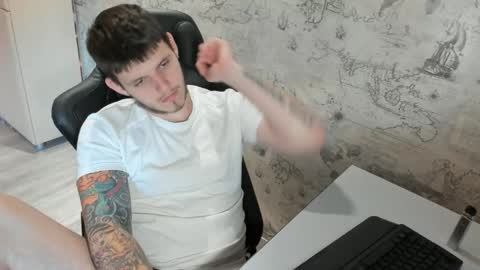 Snapshot of xxxrussel chatting on 11, 9, 2025 xxxrussel online show from 11, 9, 2025