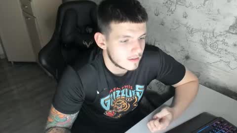 Snapshot of xxxrussel chatting on 11, 10, 2025 xxxrussel online show from 11, 10, 2025